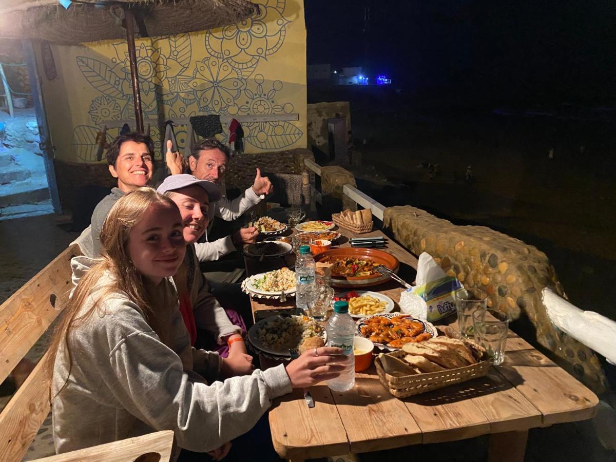 West Coast Hostel 依索安 外观 照片
